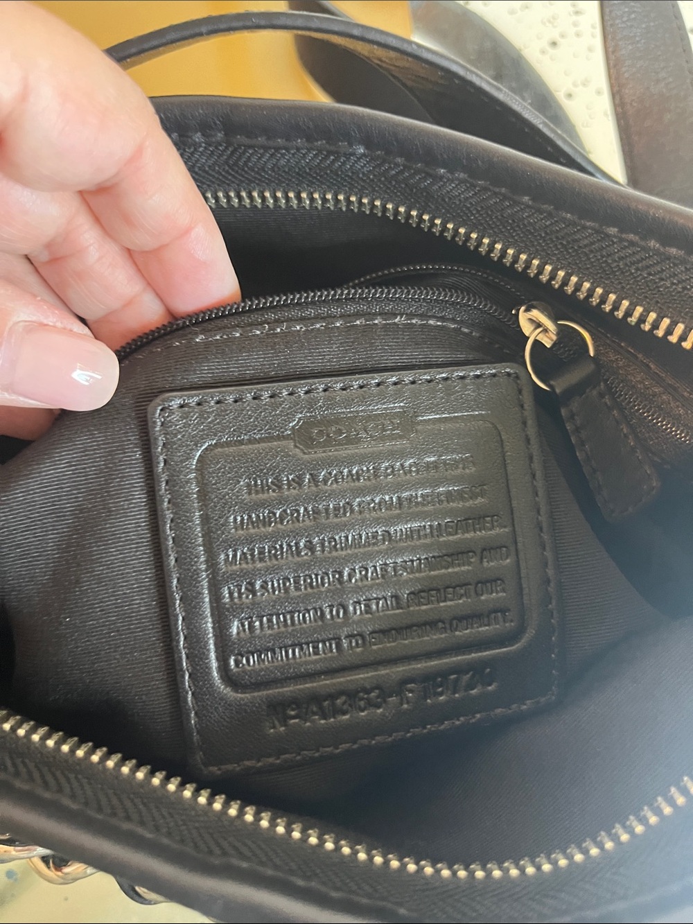 EUC Coach Black Signature Chain Shoulder Crossbody Bag - Picture 11 of 11